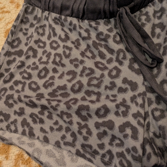 Lucky Brand Leopard Print Pajama Shorts – Size Small (Fits Like Medium) - Picture 4 of 6